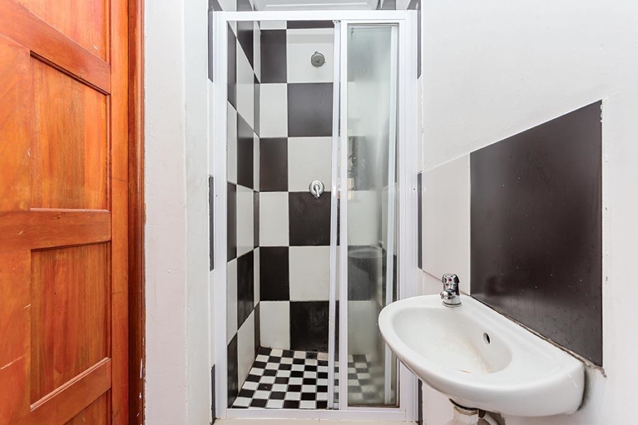 8 Bedroom Property for Sale in Phoenix Western Cape